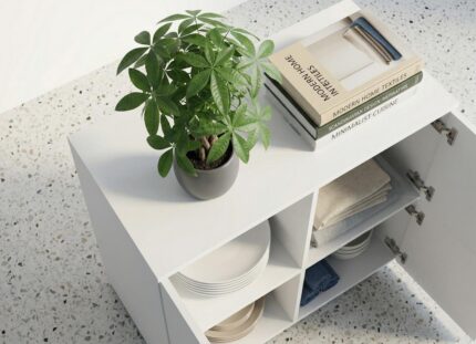 Zbliżenie na komodę białą 4-drzwiową Trend 1