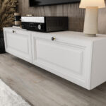 Biały Zestaw RTV 150 CM - Nowoczesna Meblościanka - Szafki Modułowe Wiszące + Fronty Frezowane Lakierowane + Cichy Domyk + Wybór Wzorów MALAGA