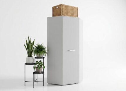 Biała Szafa Narożna 80x80 cm Trend 23 zamknięta w aranżacji